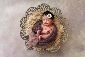 modern-rustic-chic-newborn-session-imagery-by-marianne